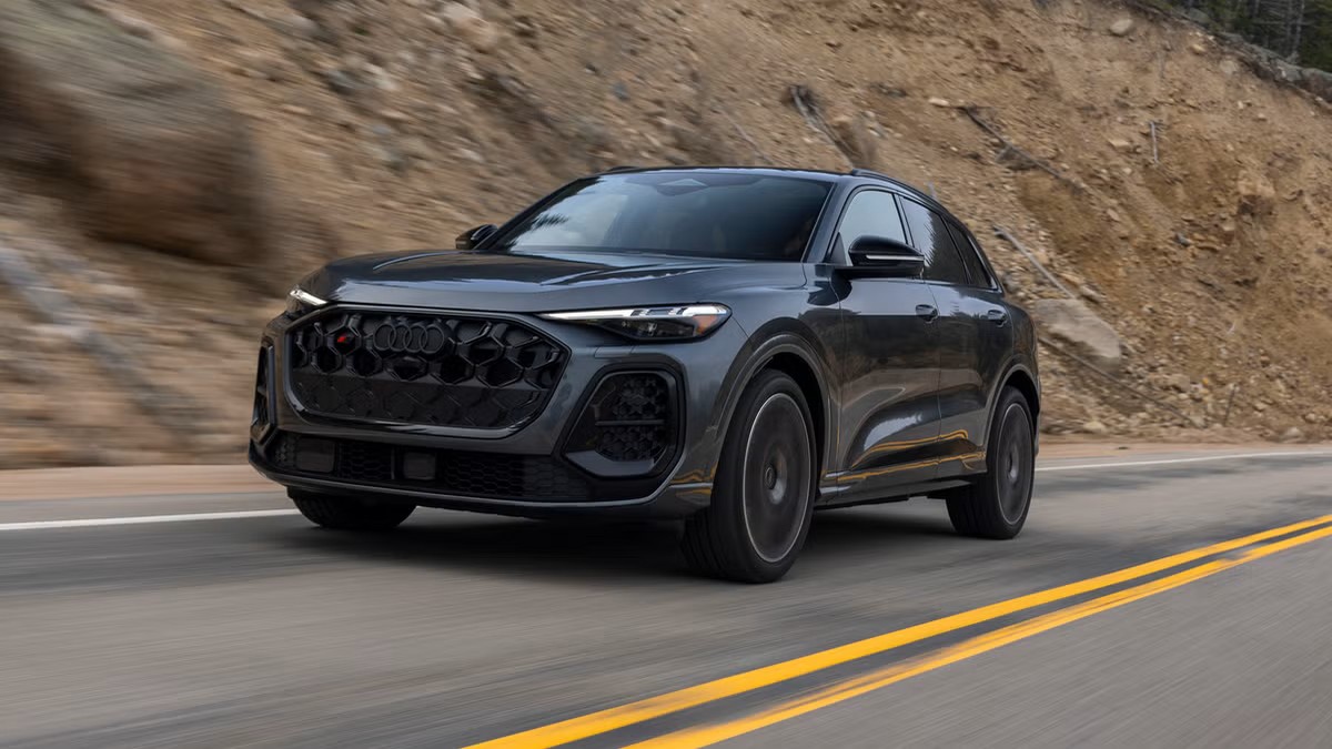 Audi SQ5 2026: SUV chega ao Brasil com estacionamento por controle remoto e motor V6 de 367 cv