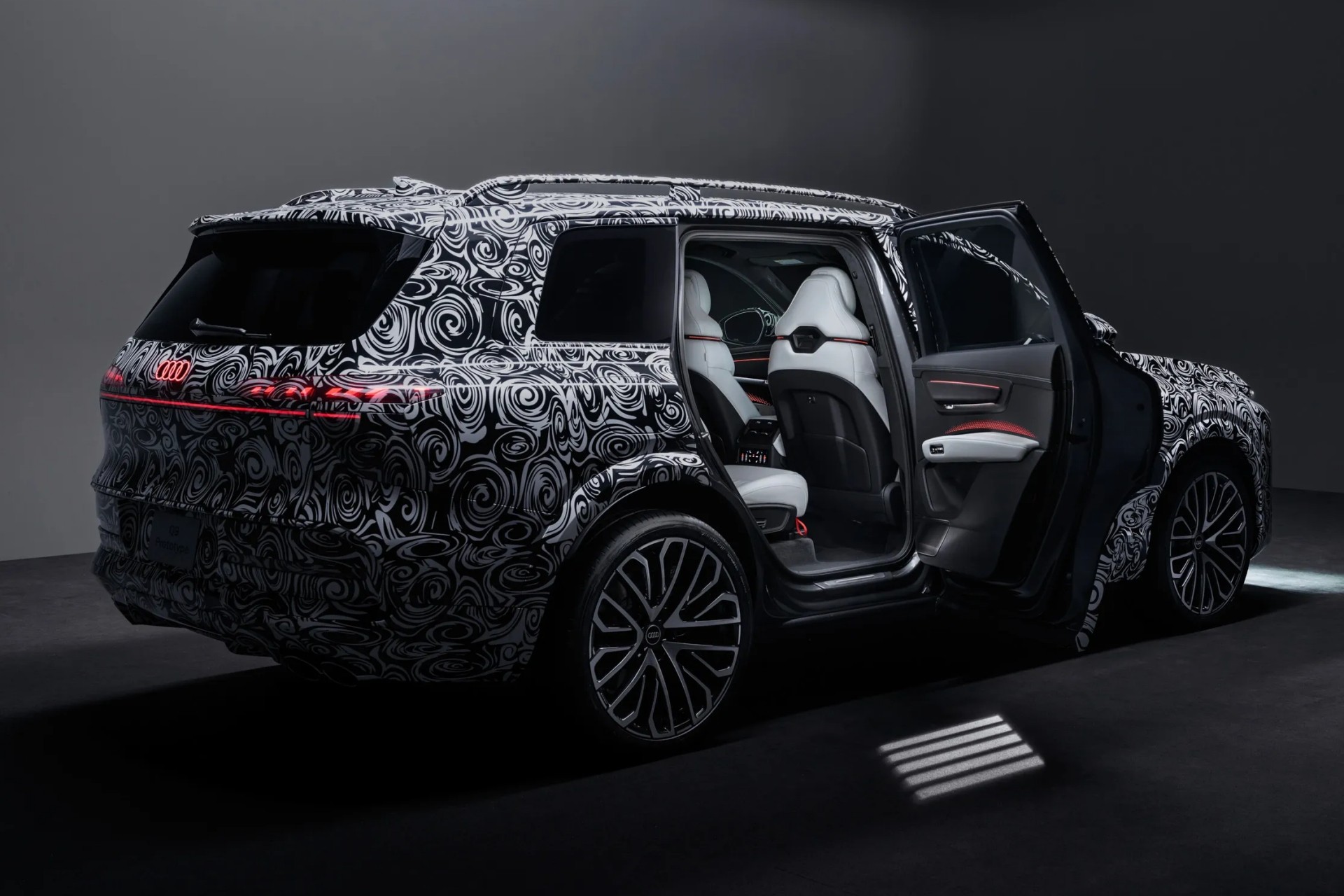 Audi Q9: o maior e mais luxuoso SUV da marca tem primeiras imagens reveladas