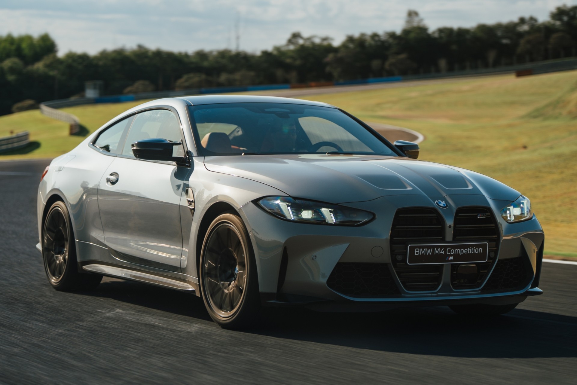 BMW M4 Competition chega ao Brasil em pré-venda com preço que ultrapassa R$ 1 milhão