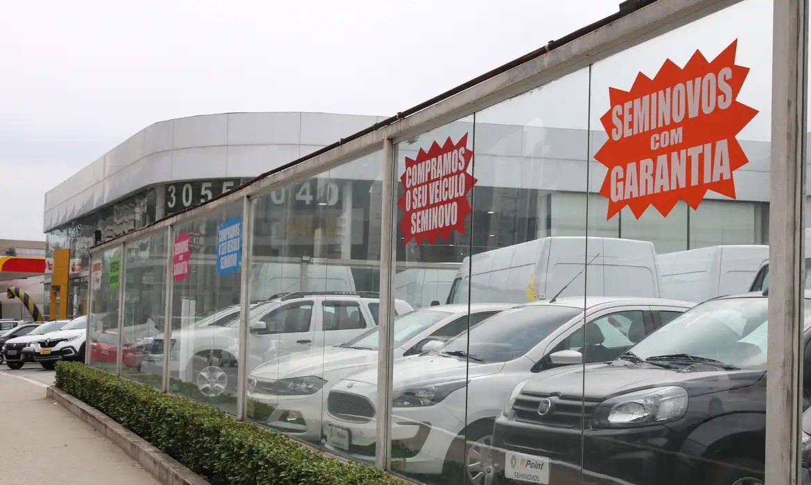 Carros usados têm alta de 2,9% em abril de 2026: confira os 10 modelos mais vendidos