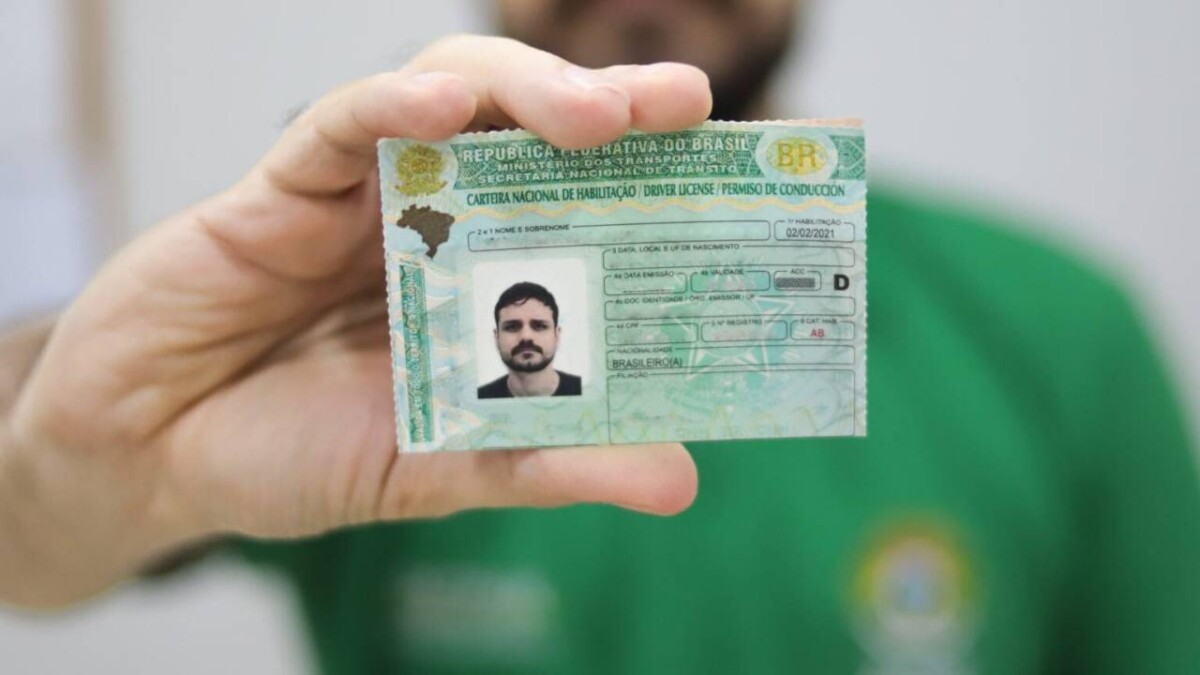 Exame toxicológico passa a ser obrigatório para primeira CNH de carro e moto em todo o Brasil