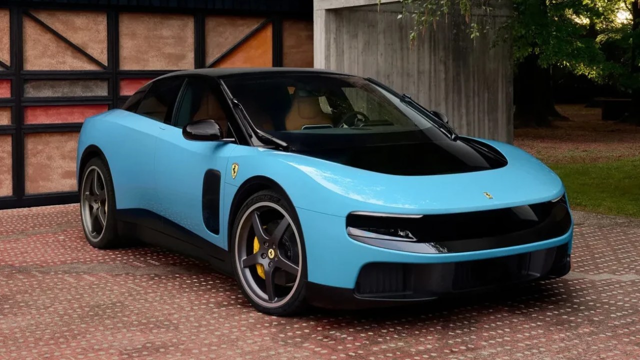 Ferrari Luce: o primeiro carro elétrico da marca tem 1.050 cv e design assinado pelo criador do iPhone