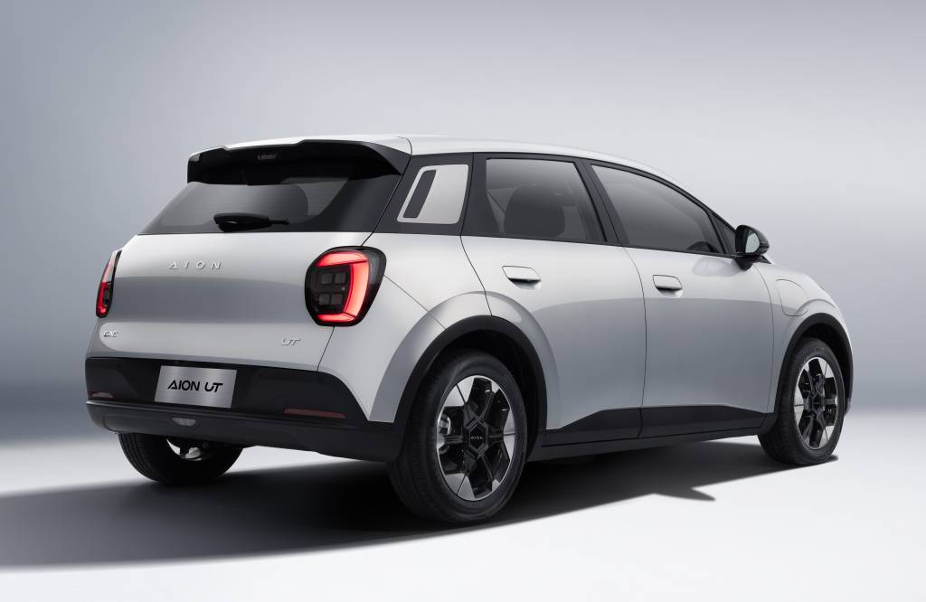GAC Aion UT chega ao Brasil em pré-venda e mira BYD Dolphin e Geely EX2