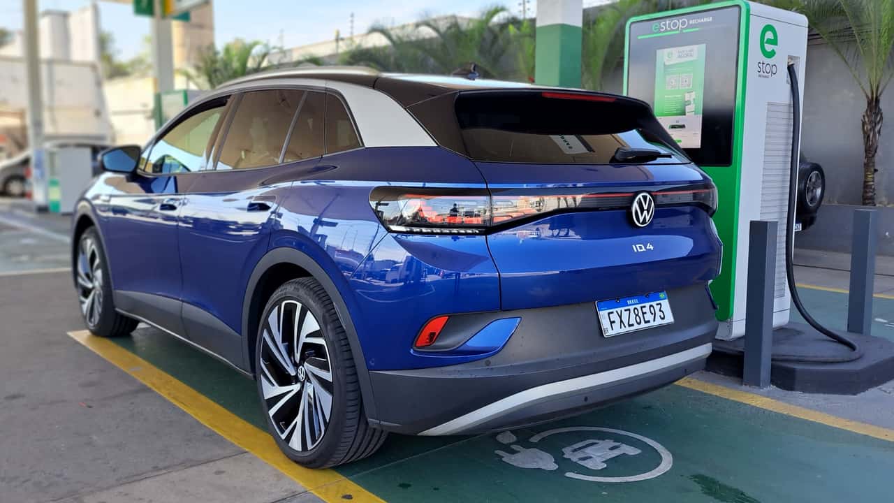 Governo federal cria Departamento de Eletromobilidade para coordenar políticas de carros elétricos e recarga no Brasil