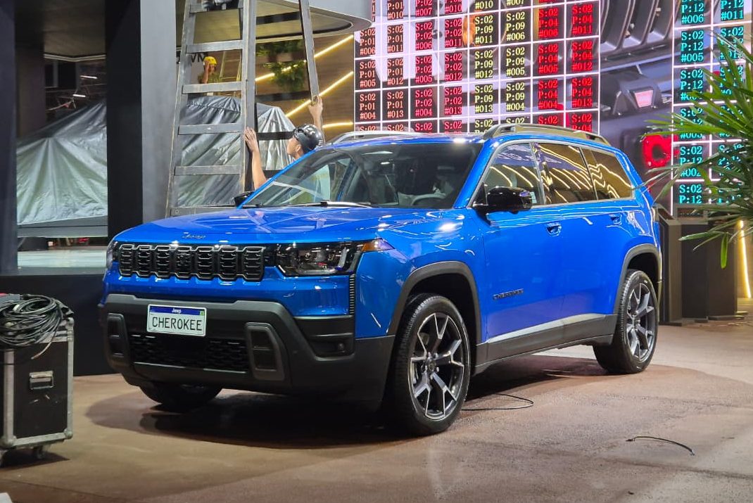 Jeep Cherokee híbrido é registrado no Brasil e pode oferecer mais de 800 km de autonomia