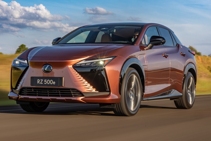 Lexus RZ 500e: o SUV elétrico de luxo com isolamento acústico que te desconecta do mundo