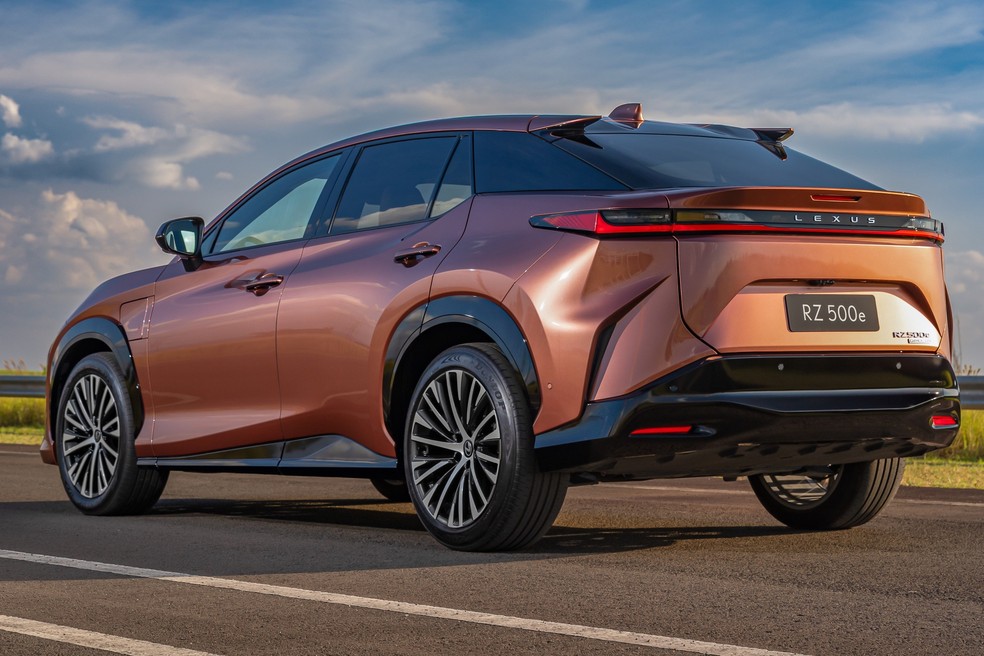 Lexus RZ 500e: o SUV elétrico de luxo com isolamento acústico que te desconecta do mundo