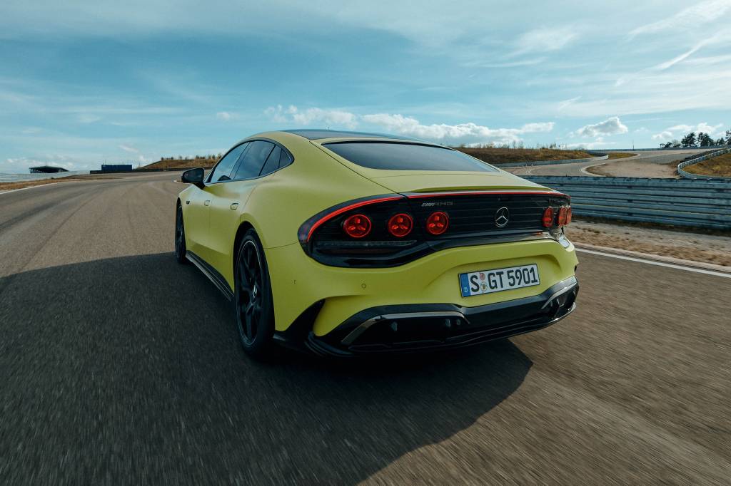 Novo Mercedes-AMG GT elétrico surpreende com 1.169 cv e visual polêmico