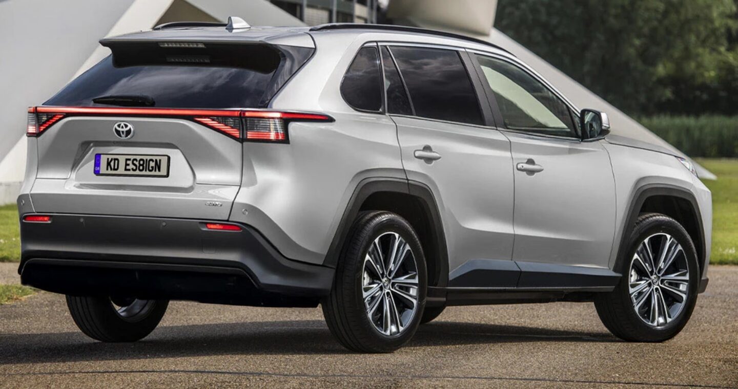 Novo Toyota Corolla Cross terá versão de 7 lugares para rivalizar com Jeep Commander