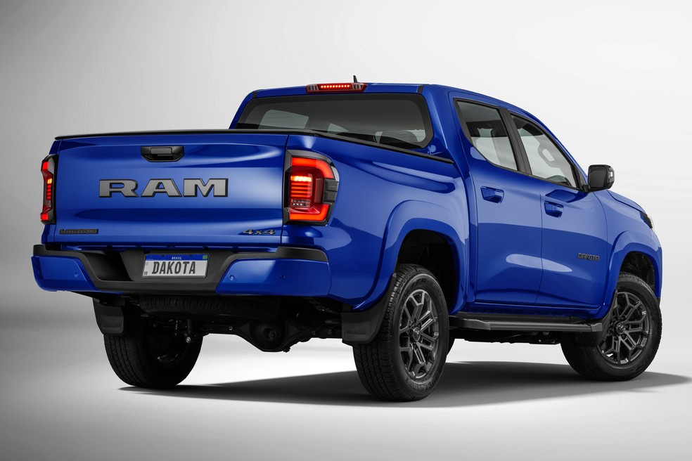 Ram Dakota Laramie Night Edition: nova versão topo de linha chega por R$ 330 mil