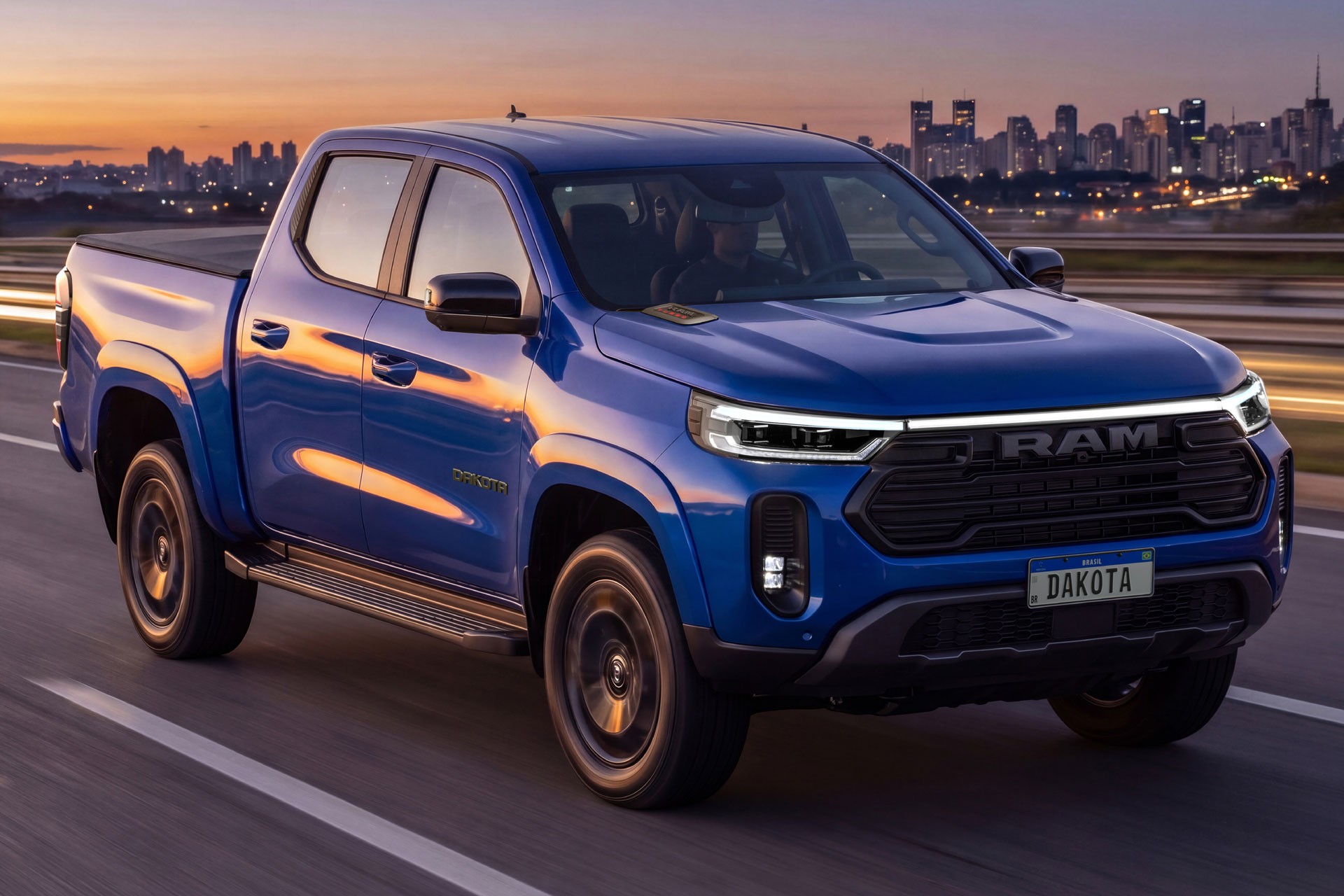 Ram Dakota Laramie Night Edition: nova versão topo de linha chega por R$ 330 mil
