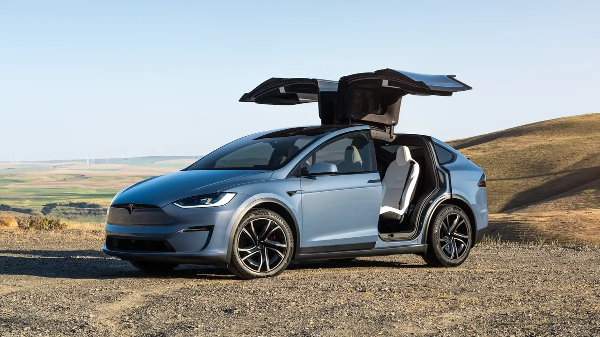 Carros elétricos ultrapassam modelos a gasolina em vendas na Europa: Itália, França e Alemanha puxam crescimento