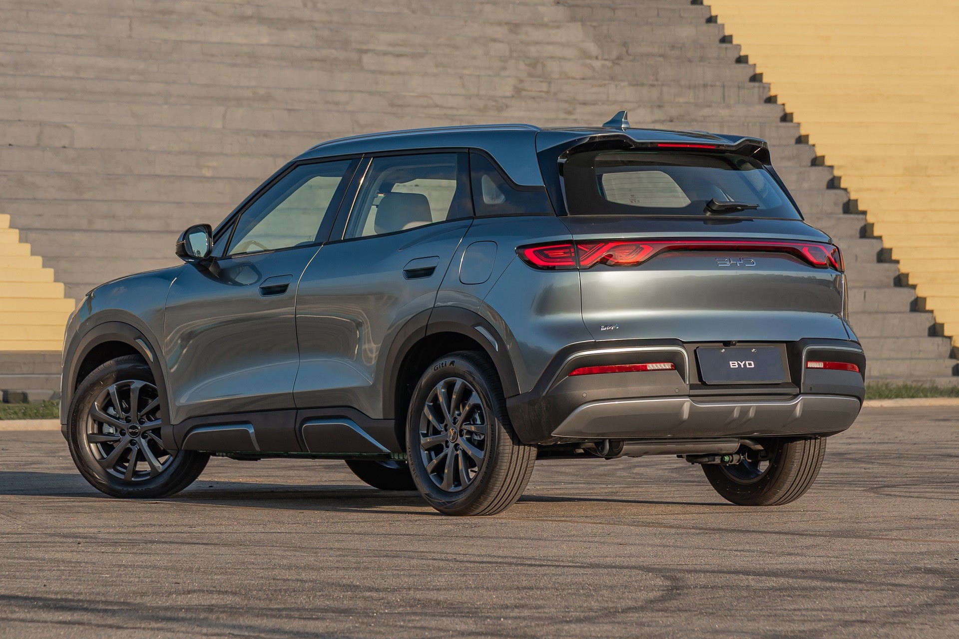 BYD Atto 2: SUV híbrido plug-in flex já aceita reservas com entrega em até 120 dias