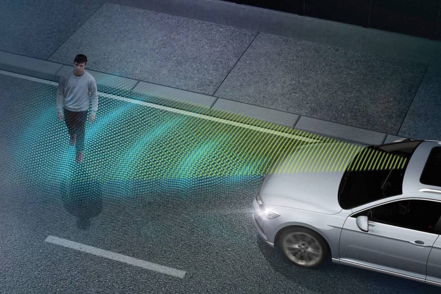 Frenagem automática será obrigatória em todos os carros no Brasil a partir de 2029