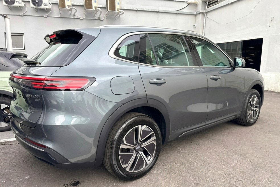 Geely EX5 EM-i Pro: SUV híbrido sai mais barato que T-Cross com bônus de lançamento