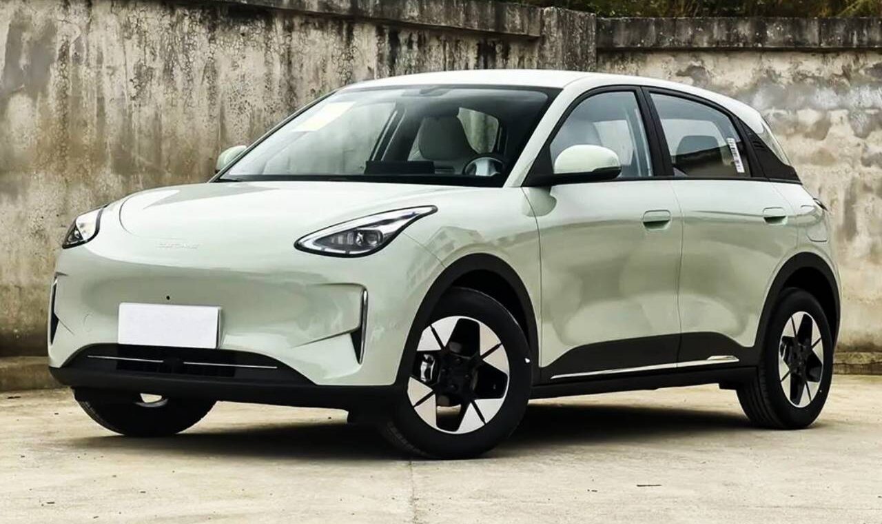 Geely EX2 será produzido na fábrica da Renault no Paraná até o final de 2026