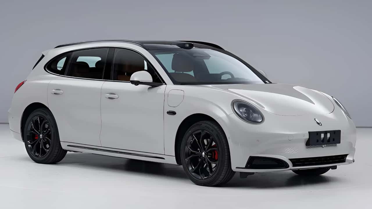 GWM apresenta a inédita perua elétrica Ora 7, produzida em fábrica da BMW