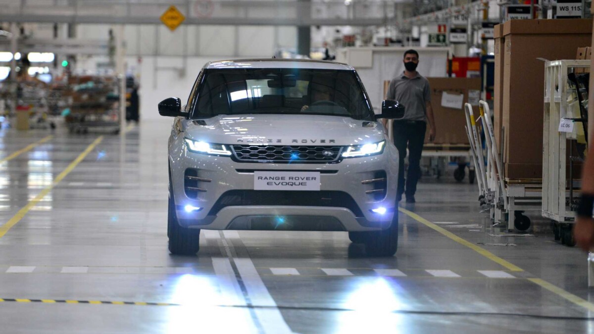 Land Rover encerra produção no Brasil e fábrica de Itatiaia pode ser transferida para Omoda & Jaecoo