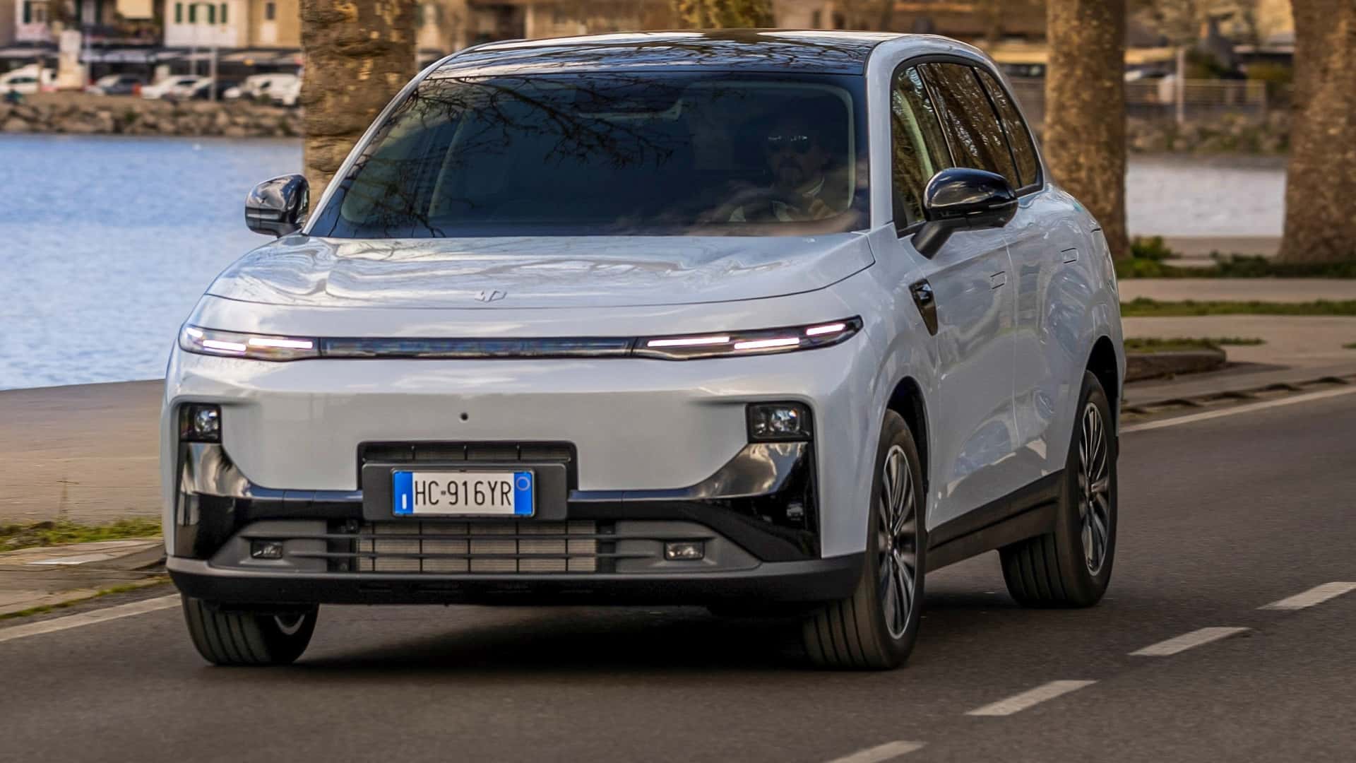 Leapmotor B10 ultra-híbrido chega à Argentina e acende expectativa de lançamento no Brasil