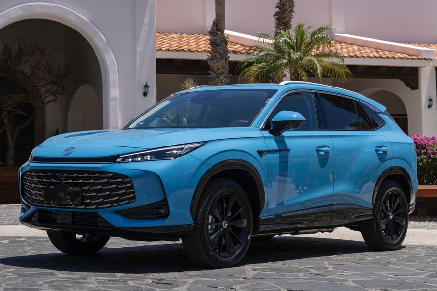 MG Motor investe R$ 400 milhões no Brasil com motores híbridos flex e 4 novos SUVs