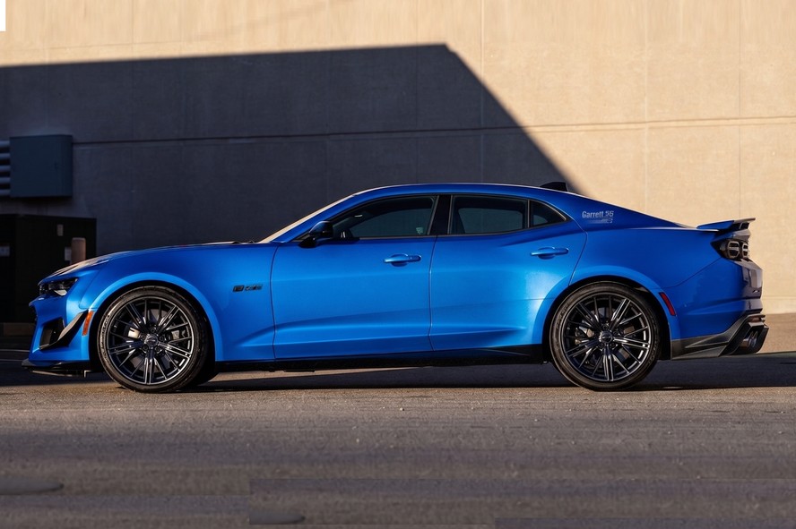 Novo Camaro pode ganhar versão sedã de 4 portas para enfrentar o Ford Mustang