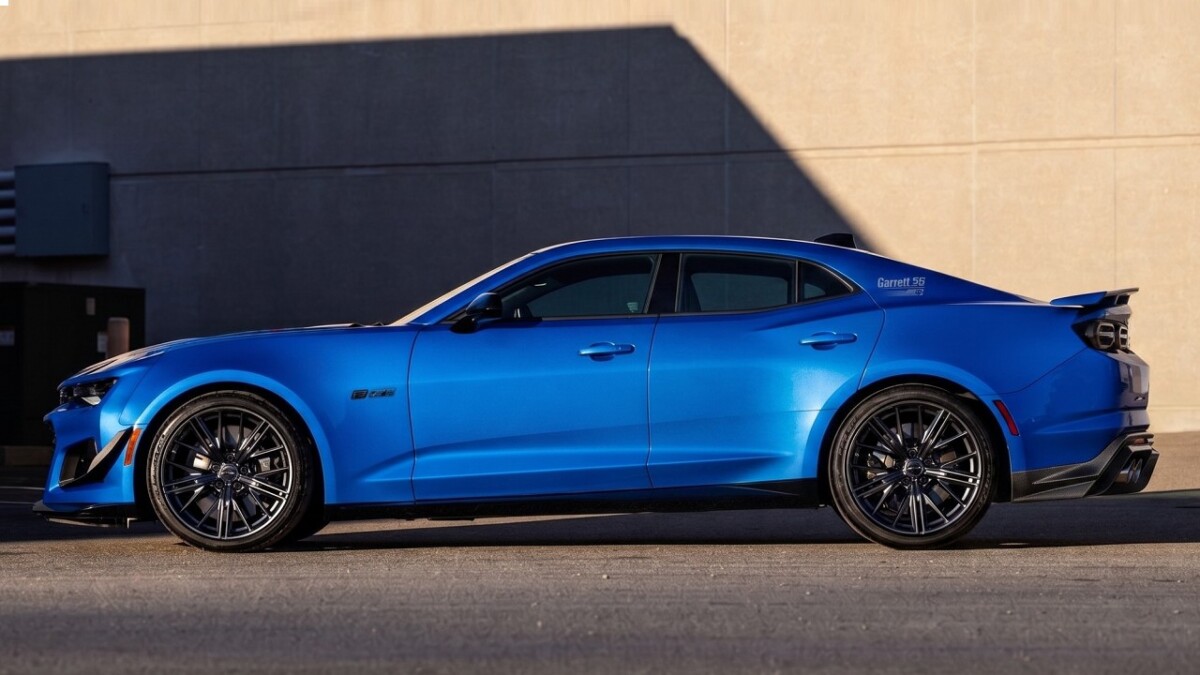 Novo Camaro pode ganhar versão sedã de 4 portas para enfrentar o Ford Mustang