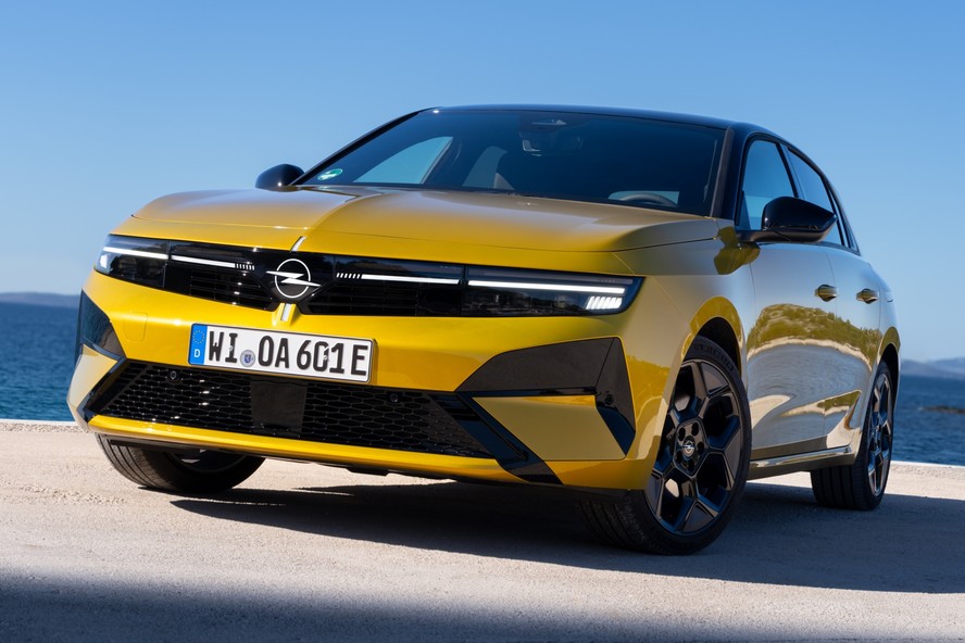 Novo Opel Astra confirmado com mudanças profundas e pode abandonar o formato hatch para virar SUV