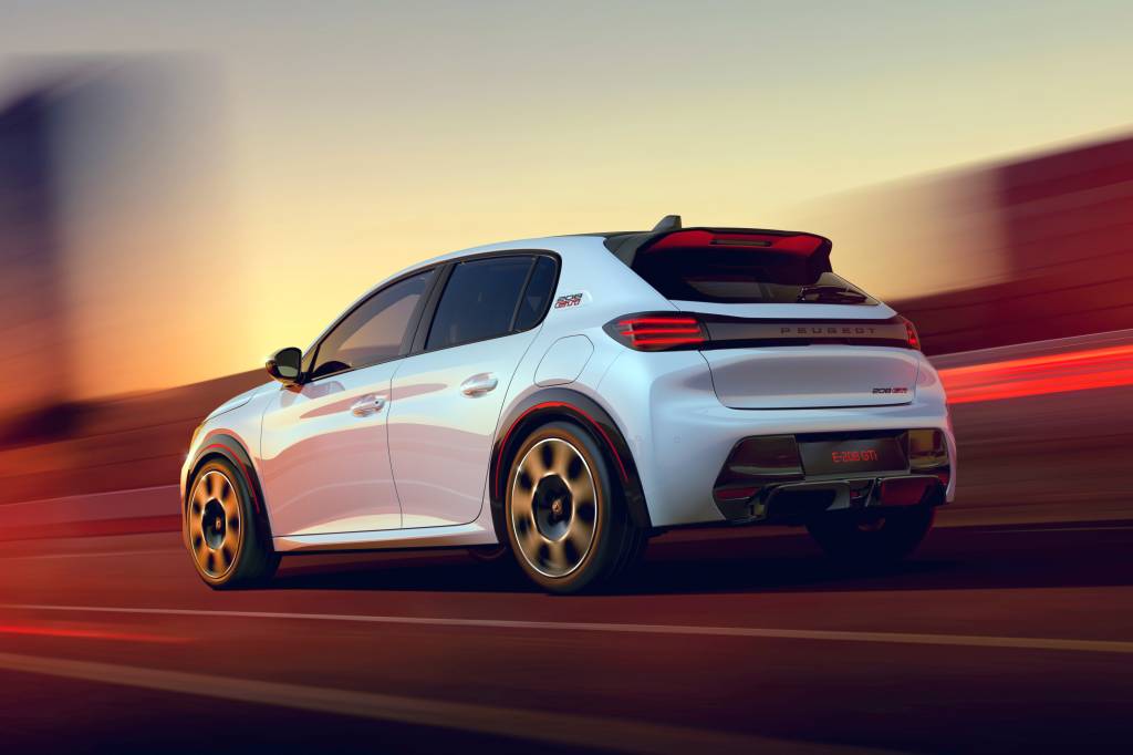 Peugeot e-208 GTi: hot hatch elétrico aposta em engenharia avançada para compensar o peso das baterias