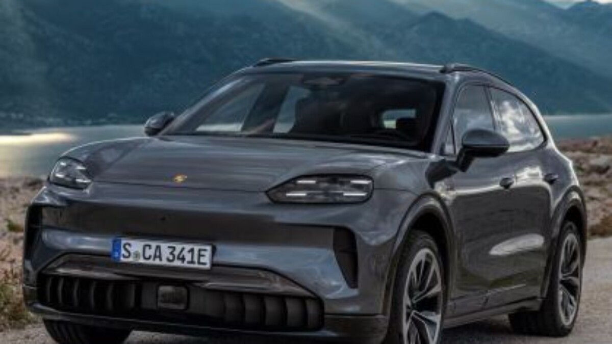 Porsche Cayenne 100% elétrico chega ao Brasil com carregamento por indução e preços acima de R$ 1,4 milhão