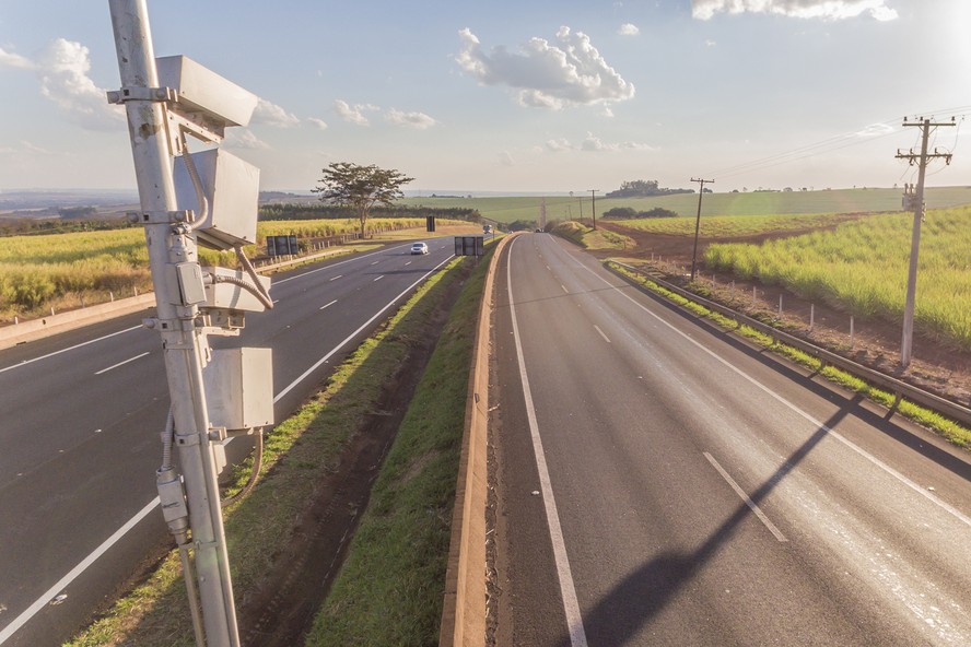 Radar do futuro: tecnologia pode identificar dispositivos eletrônicos de todos os passageiros do carro