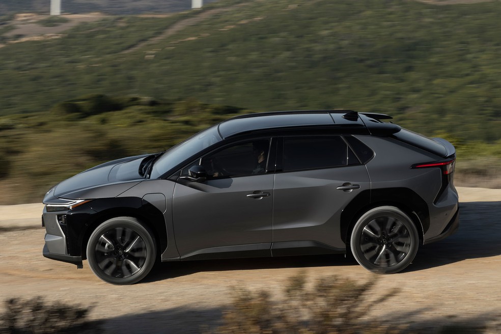 Toyota bZ4X: o primeiro elétrico da marca no Brasil está a caminho