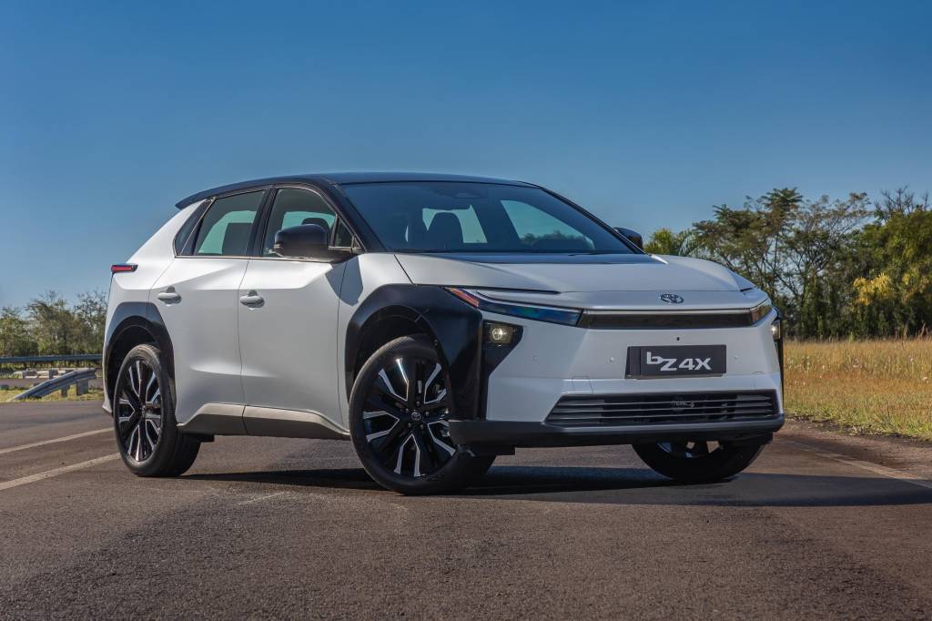 Toyota bZ4X: SUV elétrico chega ao Brasil por R$ 419.990 em lote de apenas 99 unidades