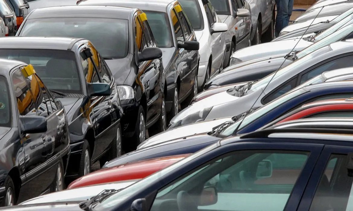 Preço dos carros 0 km recua pela primeira vez desde 2020 no Brasil; entenda