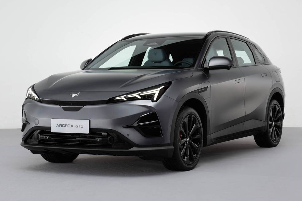 Arcfox Alpha T5: SUV elétrico da Baic é flagrado no Brasil e mira rivalidade com BYD