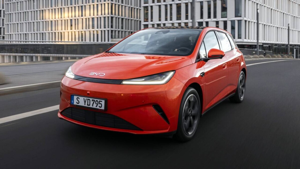 BYD Dolphin G híbrido será produzido na Bahia e chega ao Brasil em 2027