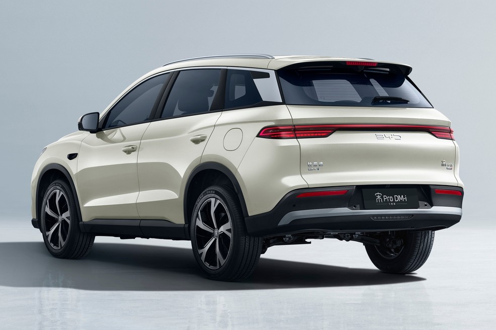 BYD Song Pro chega ao Brasil em agosto com visual renovado e motor híbrido flex