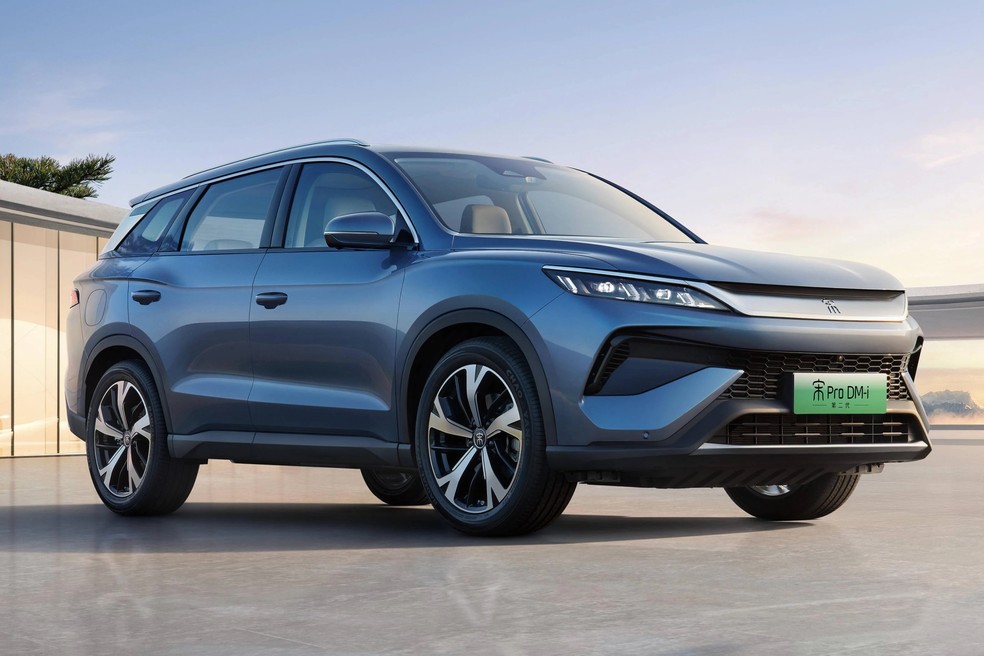 BYD Song Pro chega ao Brasil em agosto com visual renovado e motor híbrido flex
