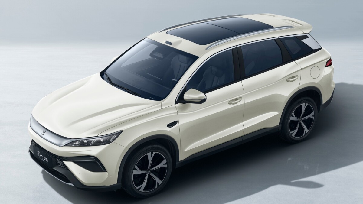 BYD Song Pro 2027 híbrido flex já tem data para chegar com novo visual 