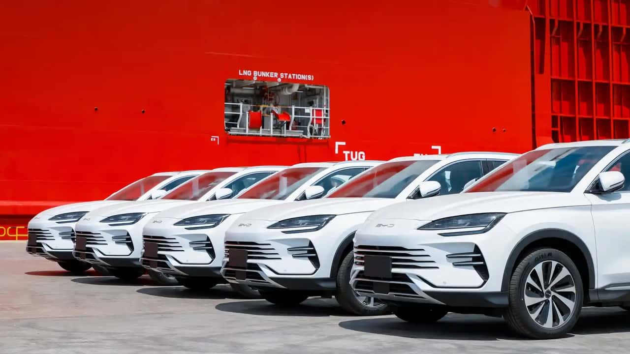 China supera 1 milhão de veículos exportados em um mês; Brasil se torna peça-chave na estratégia global