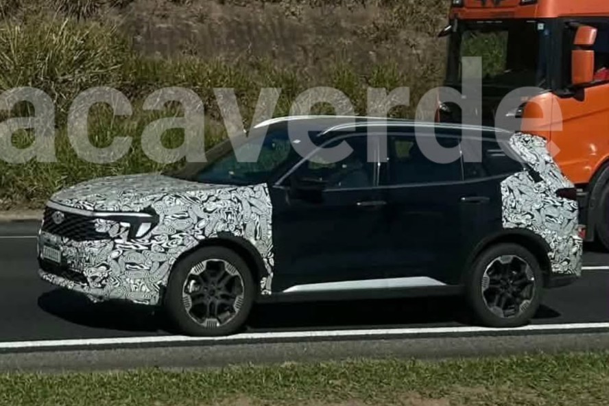 Ford Territory PHEV é flagrado no Brasil e será o primeiro híbrido plug-in da marca no país