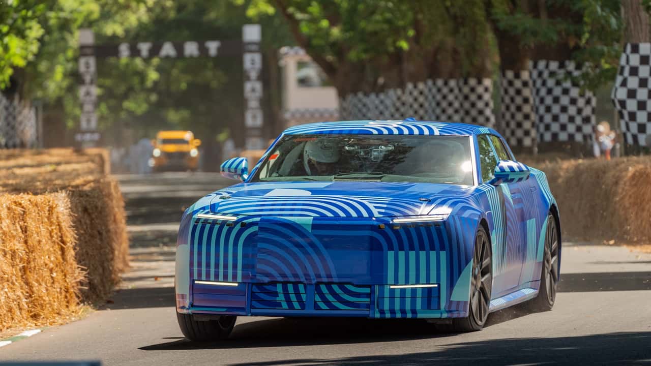 Jaguar Type 01: GT elétrico de 1.000 cv volta às pistas e deixa polêmicas para trás