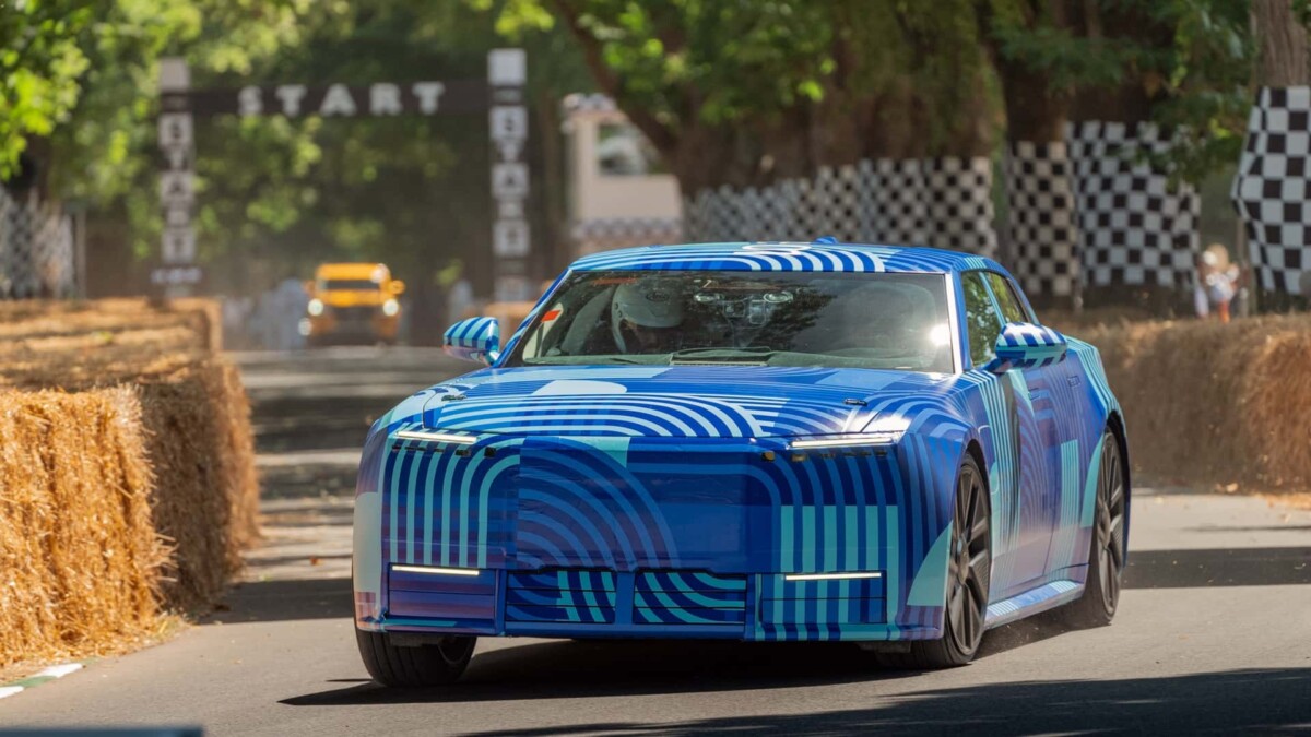 Jaguar Type 01: GT elétrico de 1.000 cv volta às pistas e deixa polêmicas para trás