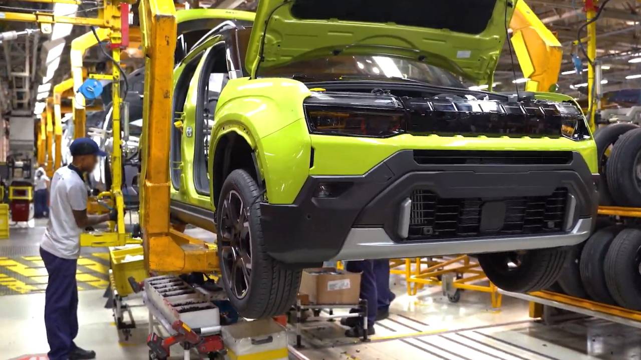 Jeep Avenger já está sendo produzido no Brasil com motor híbrido leve em todas as versões