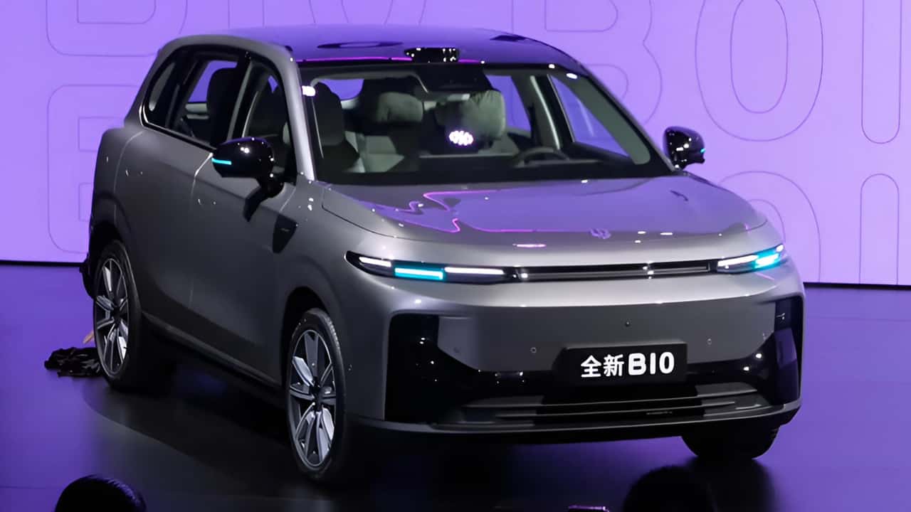 Leapmotor B10 ganha arquitetura de 800 V e carrega de 30% a 80% em apenas 16 minutos