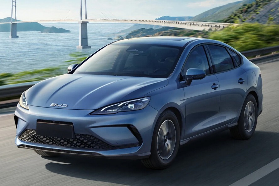 Novo BYD King reestilizado já roda em testes no Brasil e tem chegada prevista para 2027