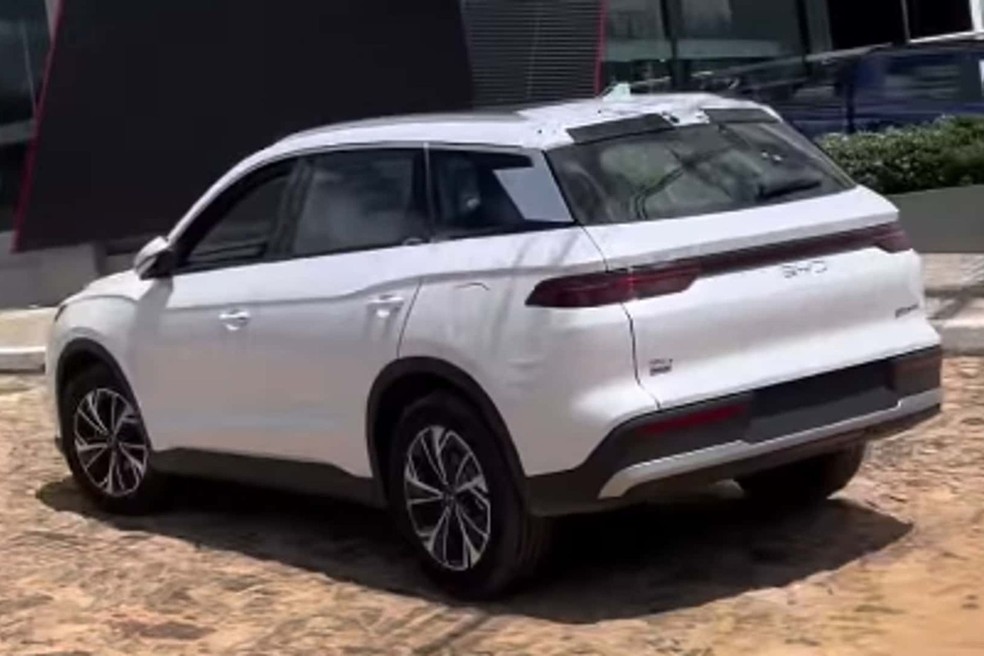 Novo BYD Song Pro 2027 flex já aparece em concessionárias com preço promocional