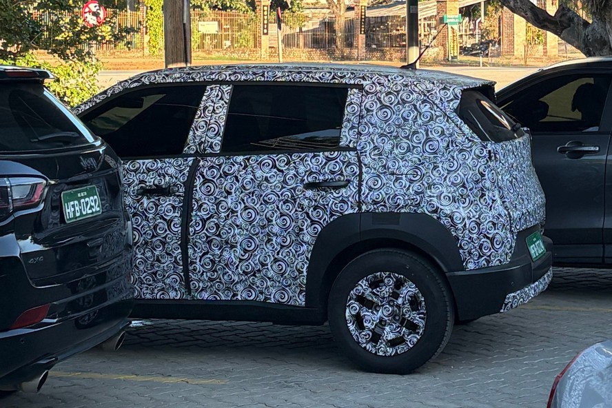 Novo Fiat Argo é flagrado pronto e inaugura plataforma Smart Car no Brasil