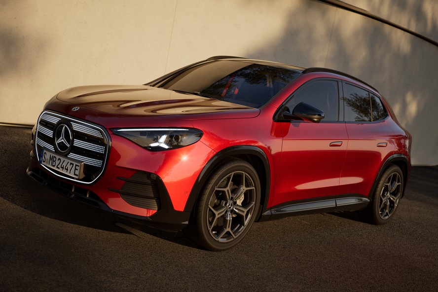 Novo Mercedes-Benz GLA: teto estrelado, quase 40 polegadas de telas e até 657 km de autonomia