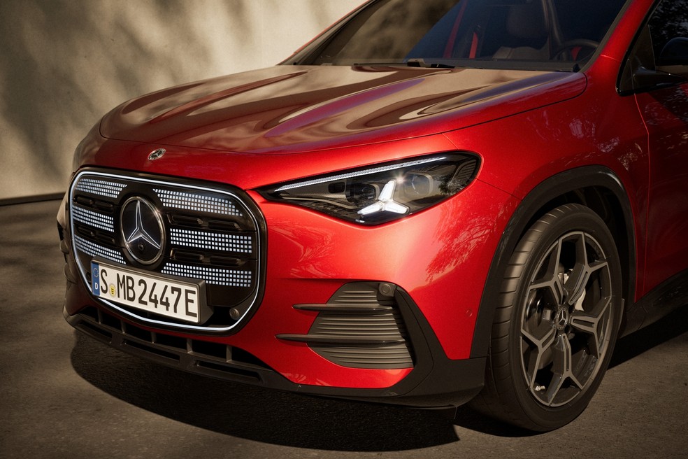 Novo Mercedes-Benz GLA: teto estrelado, quase 40 polegadas de telas e até 657 km de autonomia