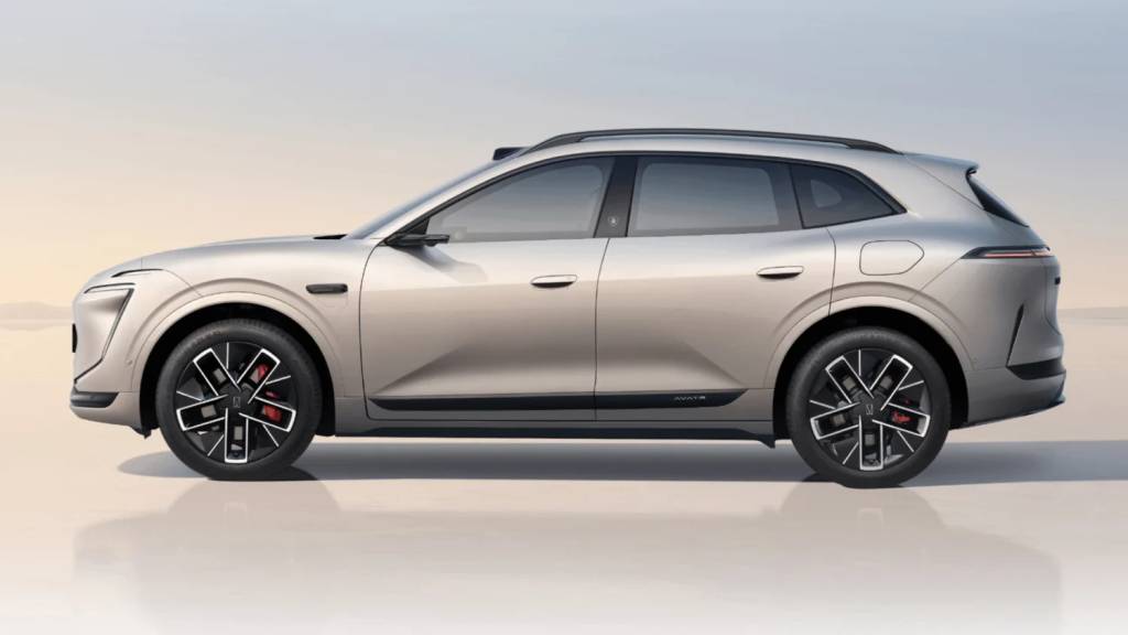 Avatr 07L: o SUV elétrico de quase 1.000 cv que se transforma em acampamento móvel com camas e projetor